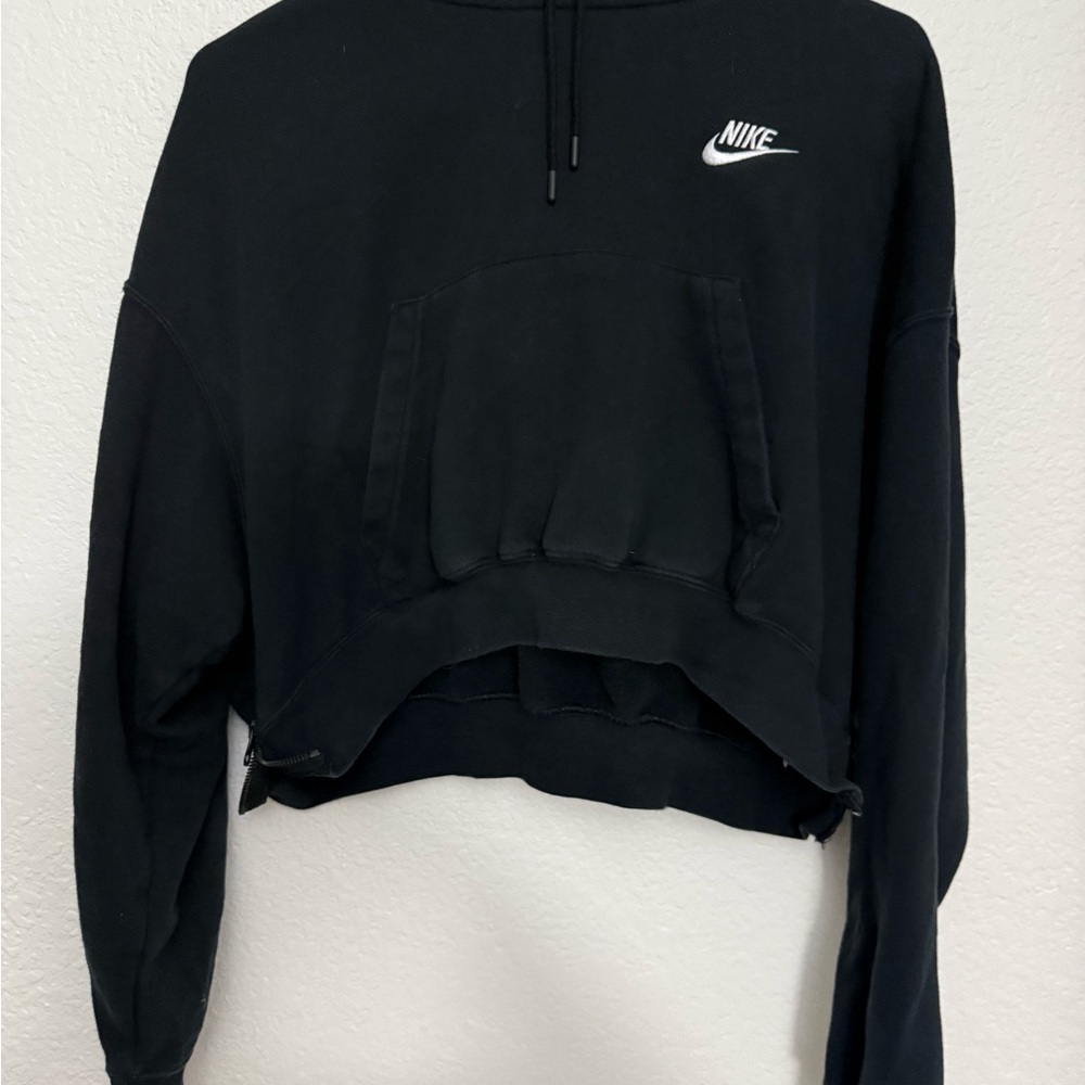 Nike Women's Black Cropped Sweatshirt